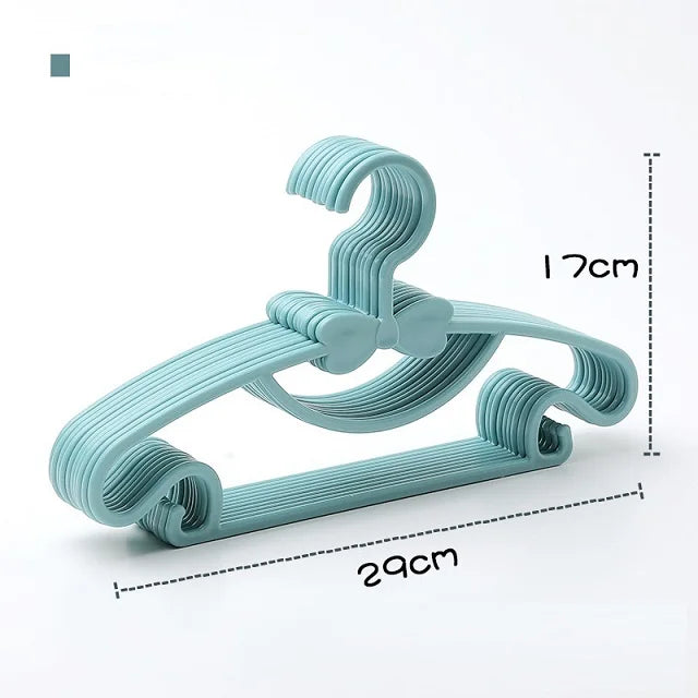 Porte manteau bébé fille