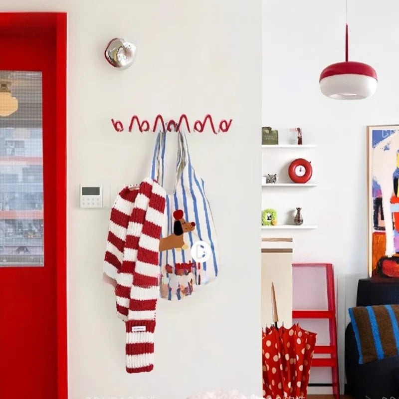 Porte manteau mural rouge