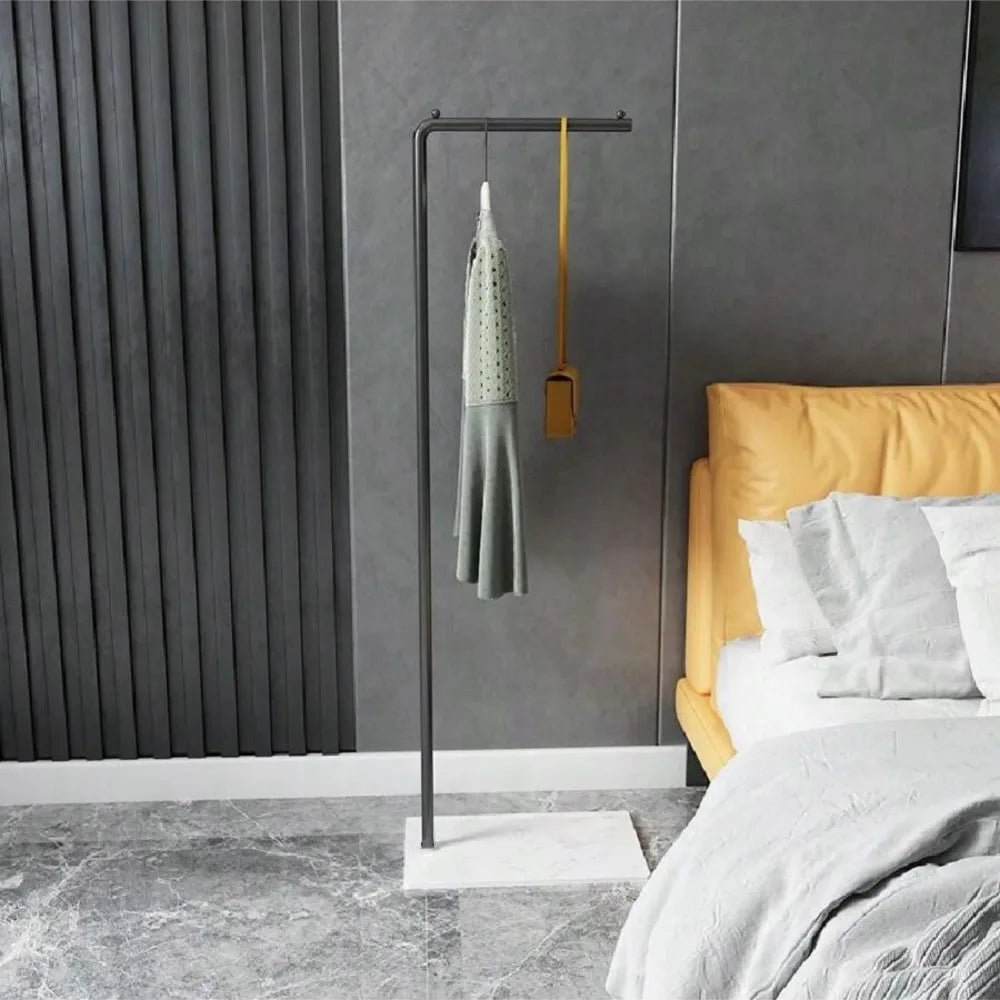 Porte manteau sur pied solide